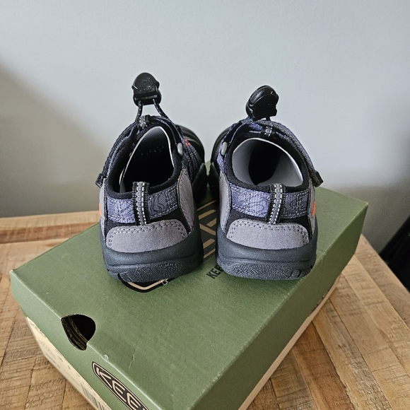 🆕️ KEEN | 9T | Newport H2 - Picture 5 of 8